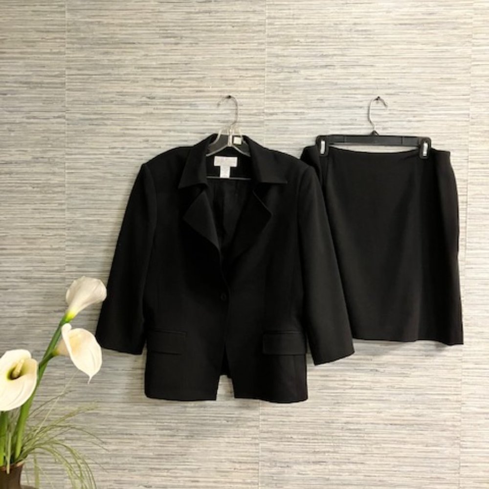 TYLER GILLIS - Size 14 - Black Career Skirt Suit - Fully Lined - Like New!